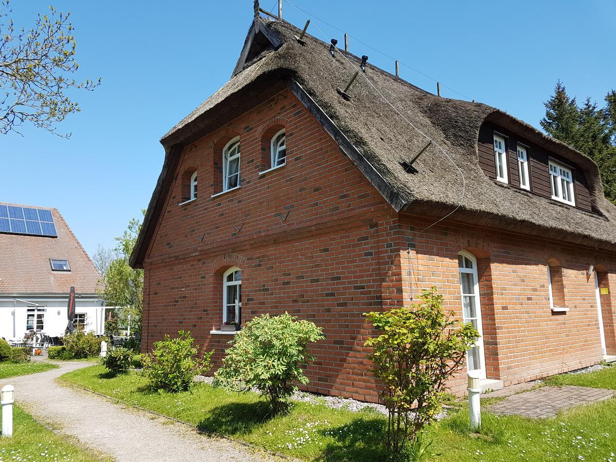 Hotel Alt Wittower Krug Wiek auf Ruegen Luaran gambar
